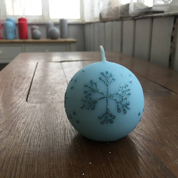 Adventní svíce sněhová vločka koule modrá 8cm