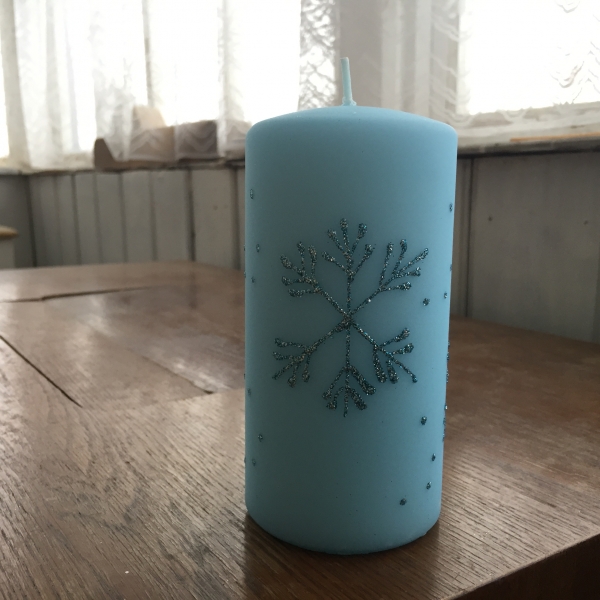 Adventní svíce sněhová vločka válec modrý 7x14cm