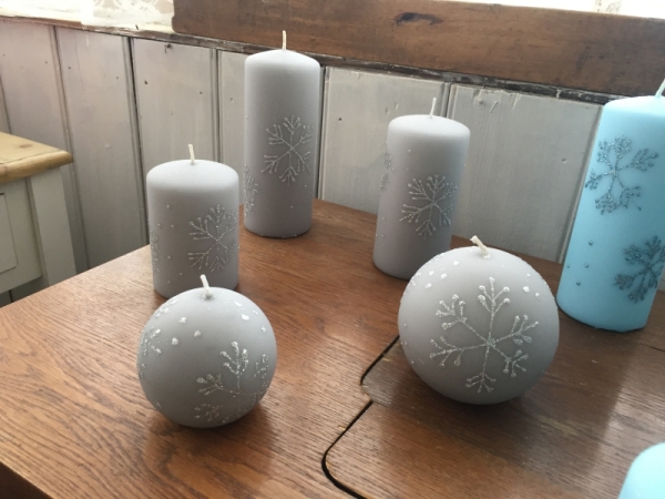 Adventní svíčky sněhová vločka koule šedá 8cm