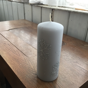 Adventní svíčky sněhová vločka válec šedý 7x18cm