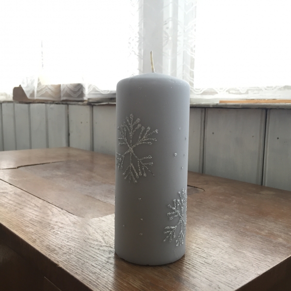 Adventní svíčky sněhová vločka válec šedý 7x18cm
