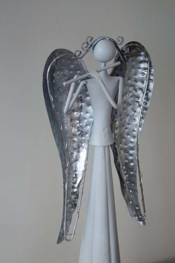 Anděl kovový s flétnou LED