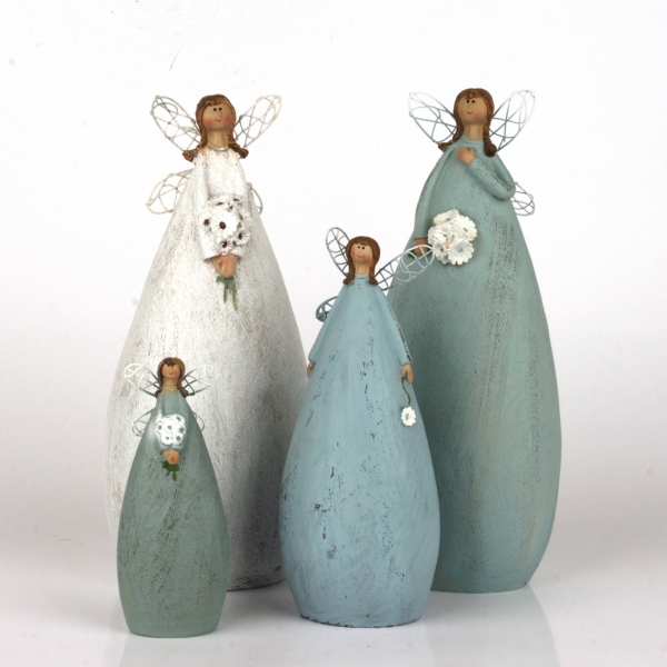 Anděl s modrými šaty 20cm