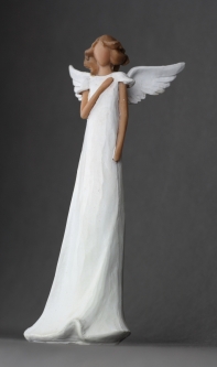 Anděl s rukou na srdci 25cm