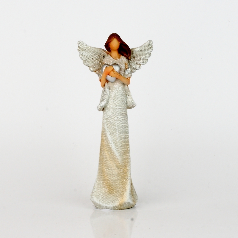 Anděl se srdcem v dlaních 18cm