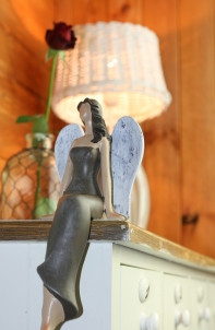 Anděl sedící 25cm