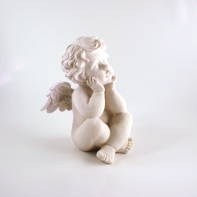 Anděl sedící bílý 22,5cm A