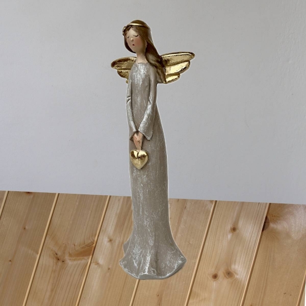 Anděl Serafín se srdíčkem 20,3 cm 