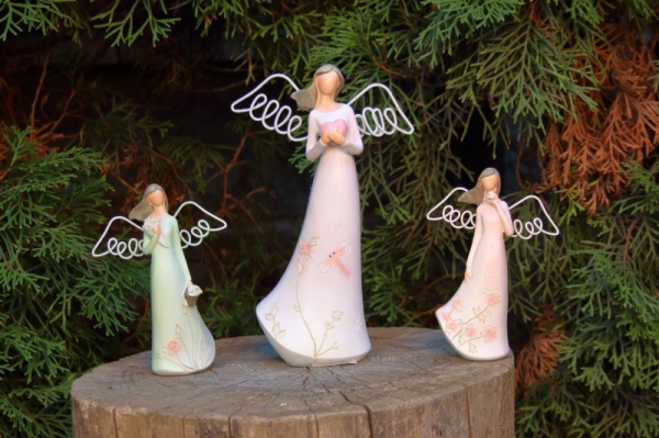 Anděl soška se srdcem 13×21×6,5cm