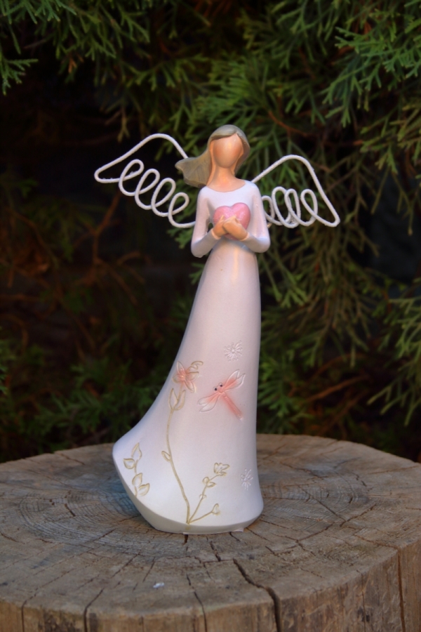 Anděl soška se srdcem 13×21×6,5cm