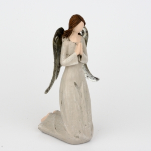 Anděl strážný klečící s kovovými křídly 20cm