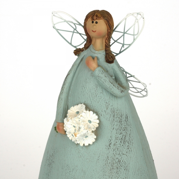 Andělka v modrých šatech Ruka na srdci 27cm