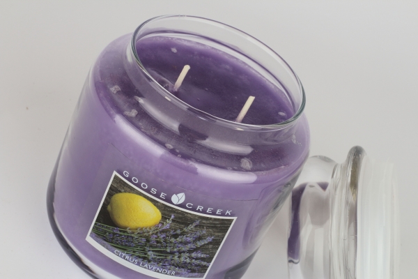 Aromatická svíčka v dóze citrusová levandule Goose Creek 450g