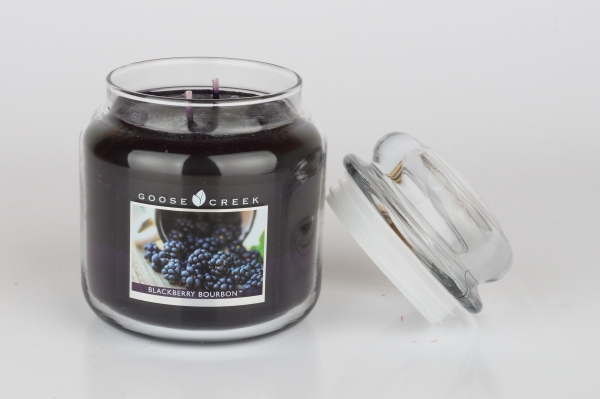Aromatická svíčka v dóze ostružinový bourbon Goose Creek 450g