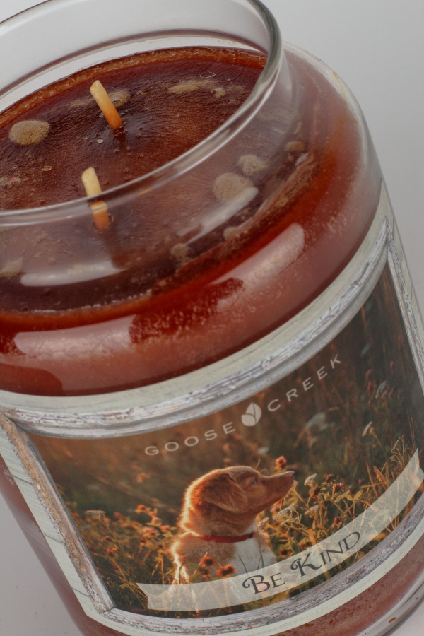 Aromatická svíčka v dóze sladký babánový chléb Goose Creek 680g