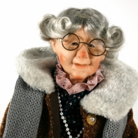 Babička porcelánová