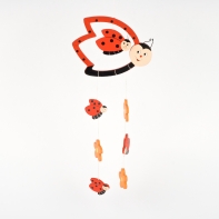 Beruška dřevěná červená 17x40cm