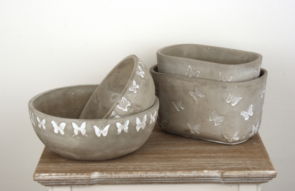 Betonový květináč s motýly 19,5cm