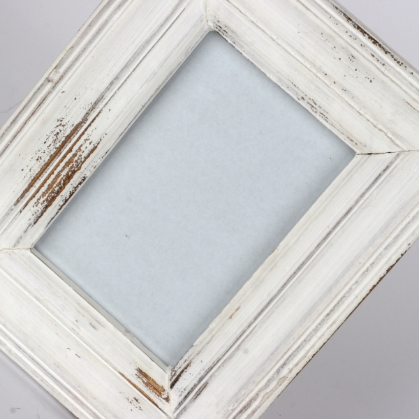 Bílý dřevěný fotorámeček s patinou 19x24,5cm