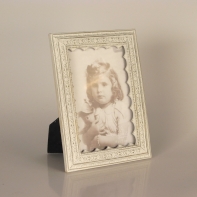 Bílý rámeček na fotografie s krajkou 14x19,5cm