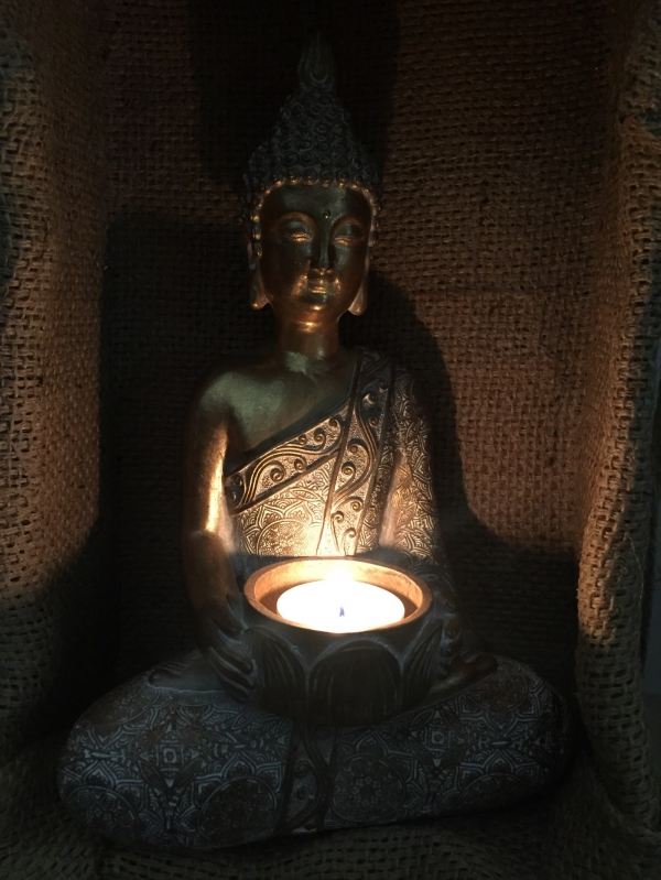 Buddha svícen 16,5x11,5x26cm