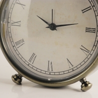 Budík Quartz stříbrný 15cm