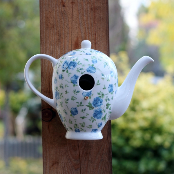 Budka pro ptáčky konvička modrá