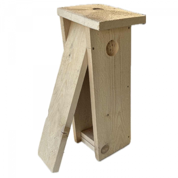 Budka pro strakapouda a datla – česká hnízdní dutina z přírodního dřeva