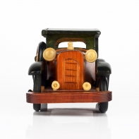 Celodřevěné autíčko