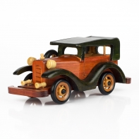 Celodřevěné autíčko