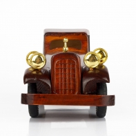 Celokapotované dřevěné autíčko