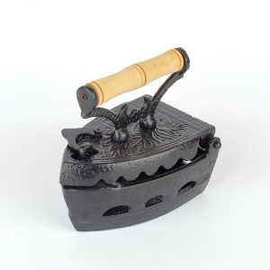 Chalupářská dekorace stará žehlička 15cm