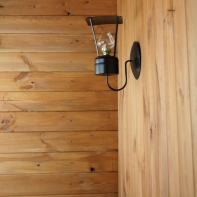 Chalupářská lampa na zeď