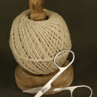 Dárek pro babičku - držák na klubíčko