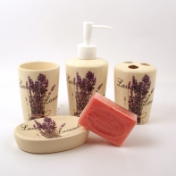 Dávkovač, hrníček na vodu, na kartáčky a mýdlenka