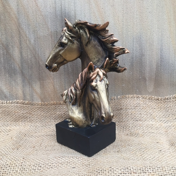 Dekorace do bytu busta koně 23cm