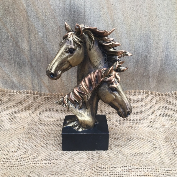 Dekorace do bytu busta koně 23cm