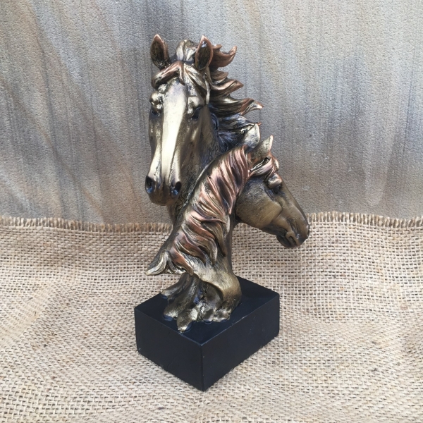 Dekorace do bytu busta koně 23cm