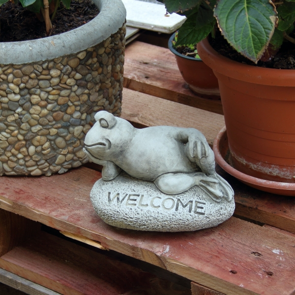 Dekorace k jezírku žába na kameni