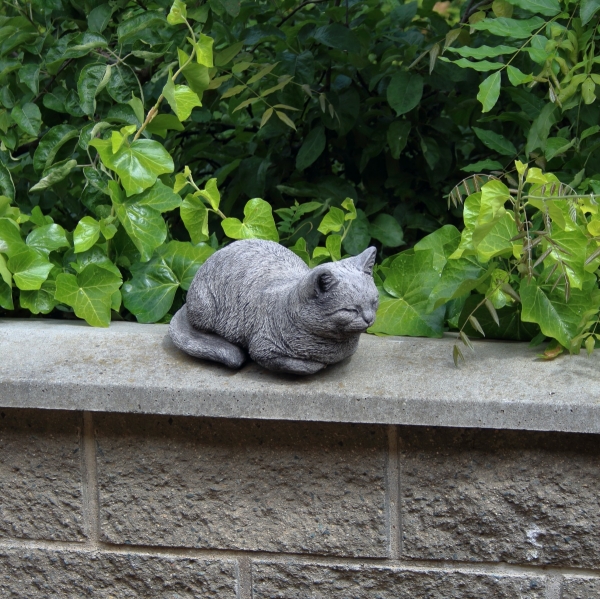 Dekorace kočka spící 31x17x18cm