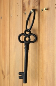 Dekorace litinový klíč ke štěstí 18cm