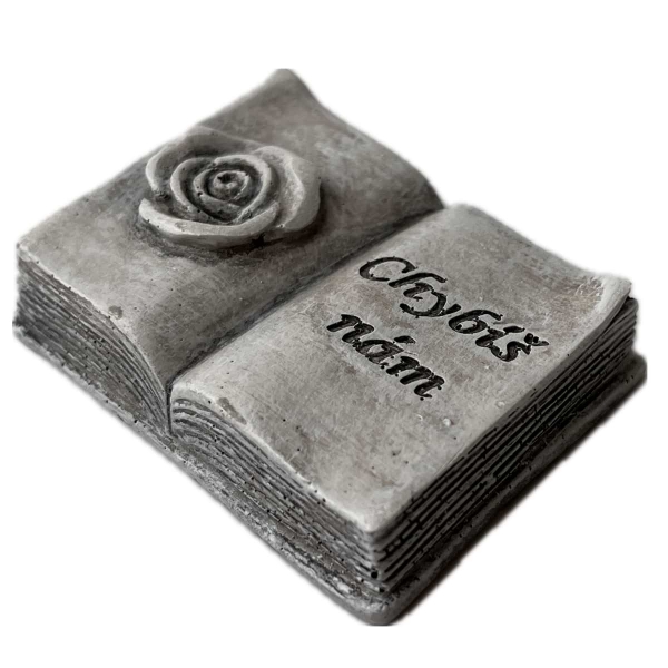 Dekorace na hrob – otevřená kniha s růží a nápisem Chybíš nám