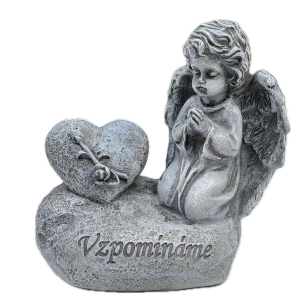 Dekorace na hrob – pietní anděl se srdcem „Vzpomínáme“ 12,5 cm