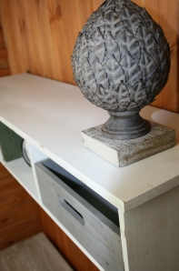 Dekorace na podstavci - artyčok 28cm