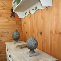 Dekorace na podstavci - artyčok 28cm