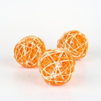 Dekorace na stůl koule ratan 8cm oranžová