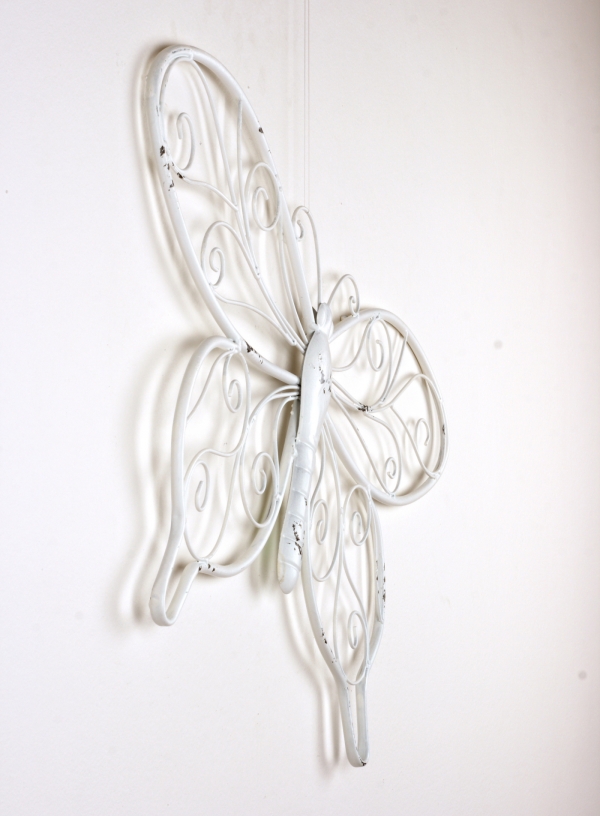 Dekorace na zeď bílý motýl s patinou 64cm