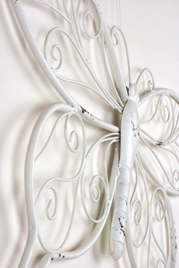 Dekorace na zeď bílý motýl s patinou 64cm