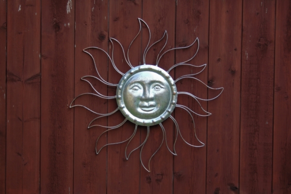 Dekorace na zeď kovové slunce 51cm