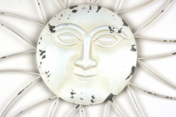 Dekorace na zeď sbílé slunce s patinou 60cm